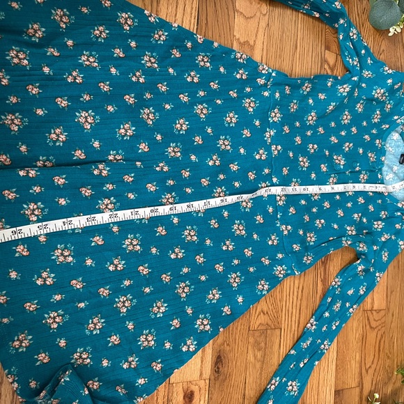 Teal flowered dress art class - Picture 4 of 5